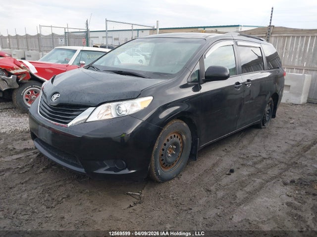 2011 Toyota Sienna Le V6 მანქანა იყიდება აუქციონზე, vin: 5TDKK3DC4BS130811, აუქციონის ნომერი: 12569599