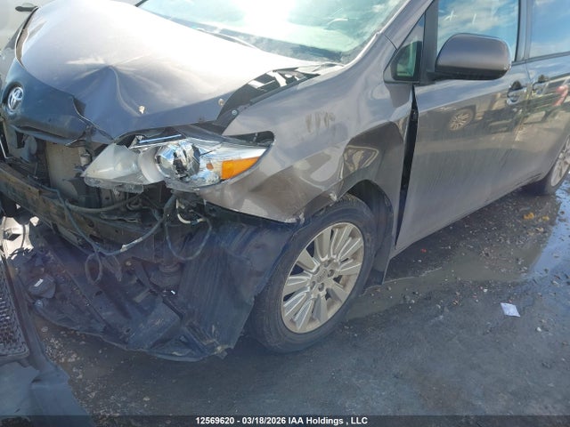 Продаж на аукціоні авто 2014 Toyota Sienna Xle 7 Passenger, vin: 5TDDK3DC7ES088499, номер лоту: 12569620
