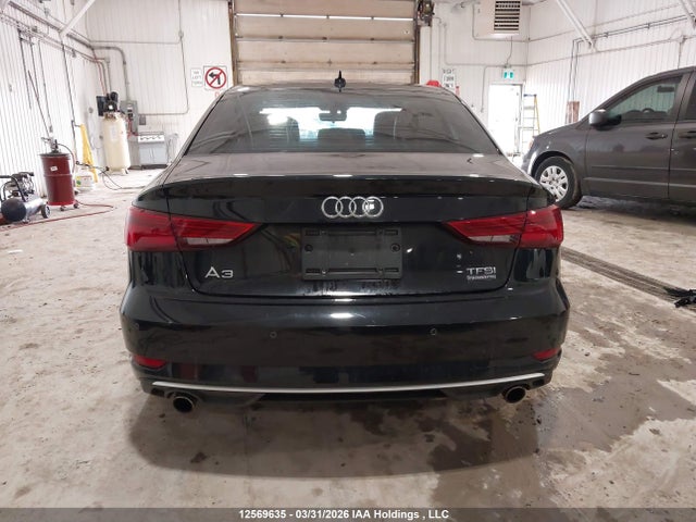 Audi A3 PREMIUM 2018 WAUB8GFF6J1076952 Image 17