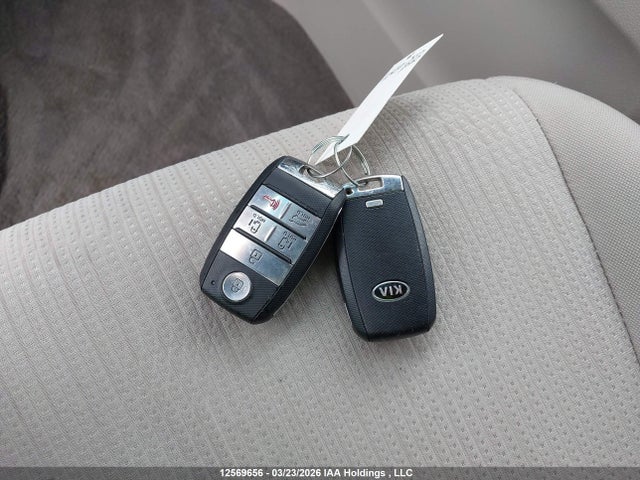 Продажа на аукционе авто 2019 Kia Sedona Lx/ex, vin: KNDMB5C17K6459992, номер лота: 12569656