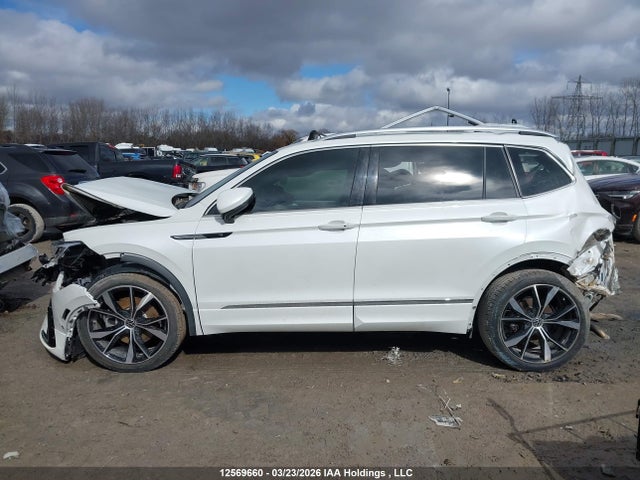 3VV4B7AX9NM116304 Volkswagen Tiguan Highline R-line