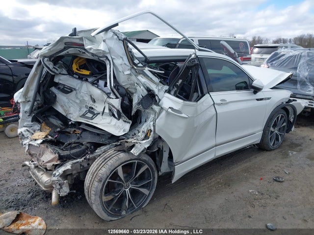 3VV4B7AX9NM116304 Volkswagen Tiguan Highline R-line