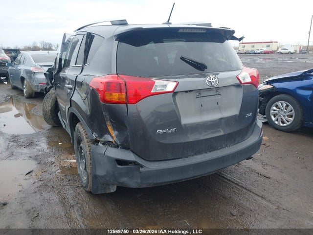 2T3WFREV1FW187688 Toyota Rav4 Xle