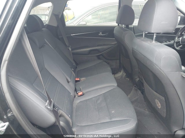5XYPGDA52KG570896 KIA Sorento Lx/s