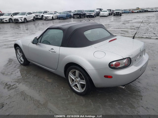 2007 Mazda Mx-5 Miata მანქანა იყიდება აუქციონზე, vin: JM1NC15F270133031, აუქციონის ნომერი: 12569878