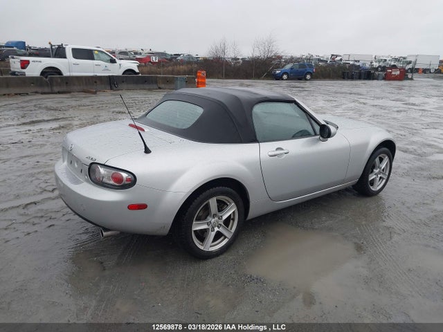 2007 Mazda Mx-5 Miata მანქანა იყიდება აუქციონზე, vin: JM1NC15F270133031, აუქციონის ნომერი: 12569878