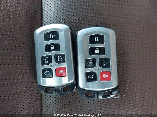 2015 Toyota Sienna Xle/limited მანქანა იყიდება აუქციონზე, vin: 5TDDK3DC3FS094494, აუქციონის ნომერი: 12569885