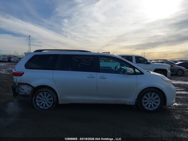 2015 Toyota Sienna Xle/limited მანქანა იყიდება აუქციონზე, vin: 5TDDK3DC3FS094494, აუქციონის ნომერი: 12569885