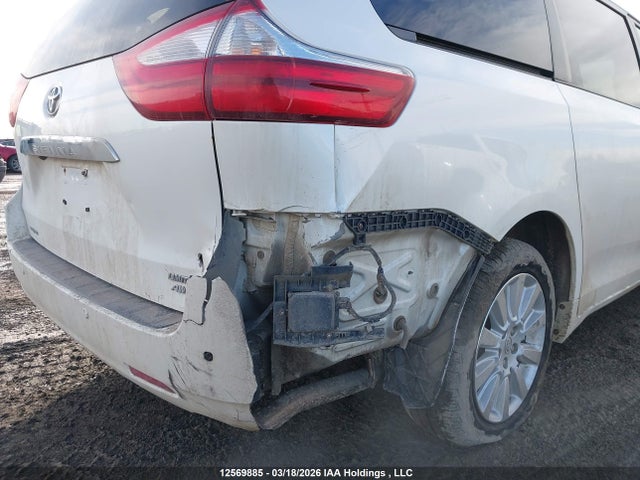 2015 Toyota Sienna Xle/limited მანქანა იყიდება აუქციონზე, vin: 5TDDK3DC3FS094494, აუქციონის ნომერი: 12569885