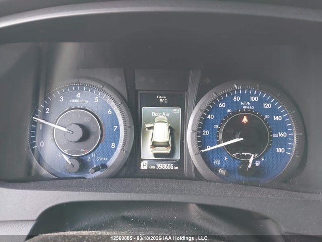 2015 Toyota Sienna Xle/limited მანქანა იყიდება აუქციონზე, vin: 5TDDK3DC3FS094494, აუქციონის ნომერი: 12569885