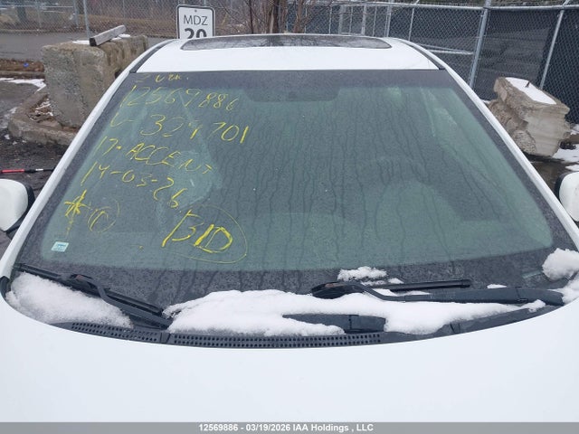 KMHCT5AE2HU329701 Hyundai Accent