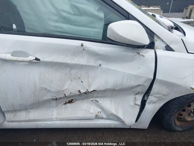 KMHCT5AE2HU329701 Hyundai Accent
