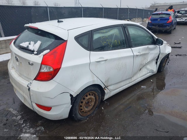 KMHCT5AE2HU329701 Hyundai Accent