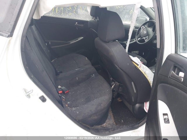 KMHCT5AE2HU329701 Hyundai Accent