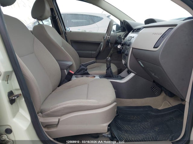 12569910 :رقم المزاد ، 1FAHP3EN6AW110205 vin ، 2010 Ford Focus S مزاد بيع