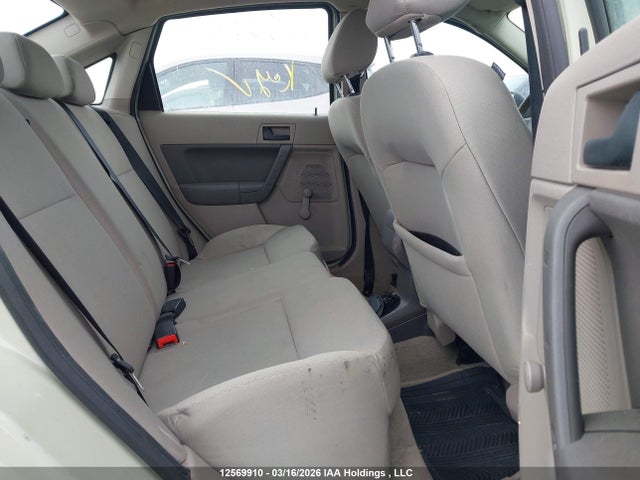 12569910 :رقم المزاد ، 1FAHP3EN6AW110205 vin ، 2010 Ford Focus S مزاد بيع