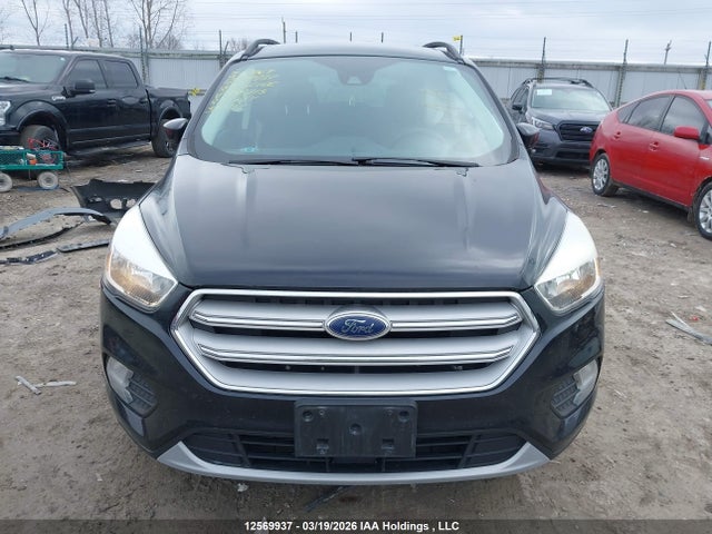 1FMCU0GD7JUA45713 Ford Escape