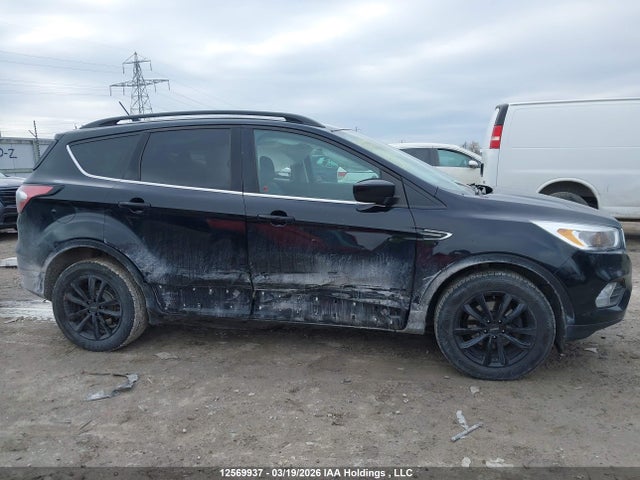 1FMCU0GD7JUA45713 Ford Escape