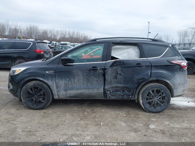 1FMCU0GD7JUA45713 Ford Escape