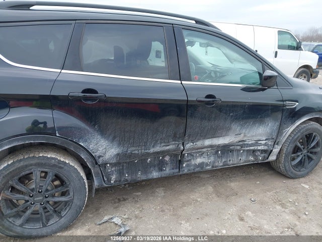 1FMCU0GD7JUA45713 Ford Escape