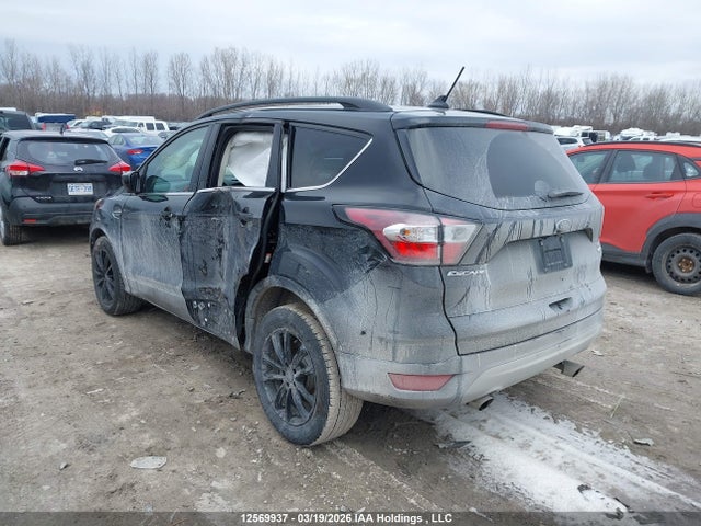 1FMCU0GD7JUA45713 Ford Escape