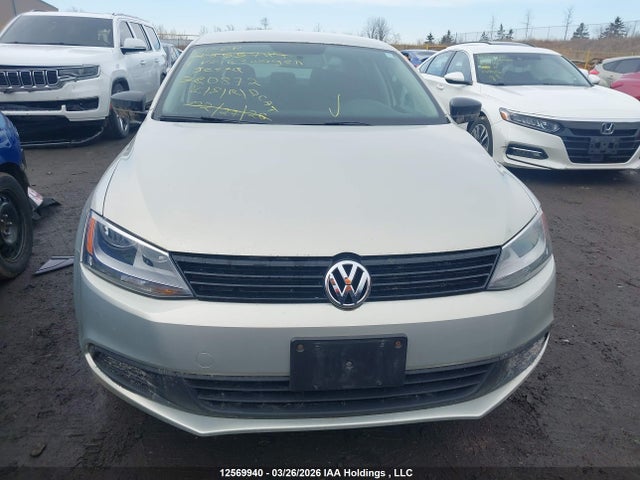 Продажа на аукционе авто 2011 Volkswagen Jetta 2.0l Trendline/2.0l Trendline+, vin: 3VW2K7AJ3BM380872, номер лота: 12569940