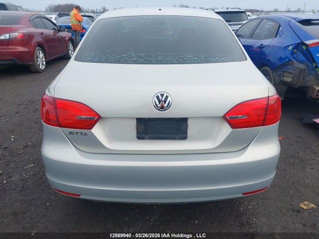 Продажа на аукционе авто 2011 Volkswagen Jetta 2.0l Trendline/2.0l Trendline+, vin: 3VW2K7AJ3BM380872, номер лота: 12569940