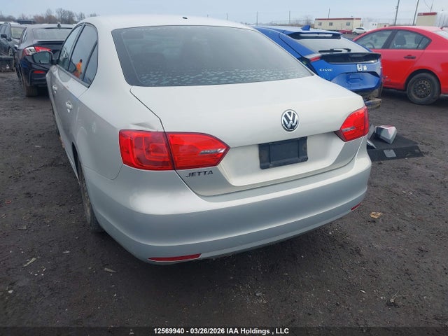 Продажа на аукционе авто 2011 Volkswagen Jetta 2.0l Trendline/2.0l Trendline+, vin: 3VW2K7AJ3BM380872, номер лота: 12569940