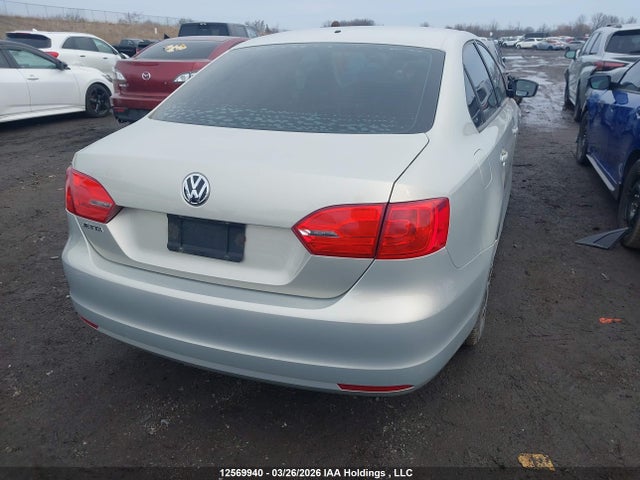 Продажа на аукционе авто 2011 Volkswagen Jetta 2.0l Trendline/2.0l Trendline+, vin: 3VW2K7AJ3BM380872, номер лота: 12569940