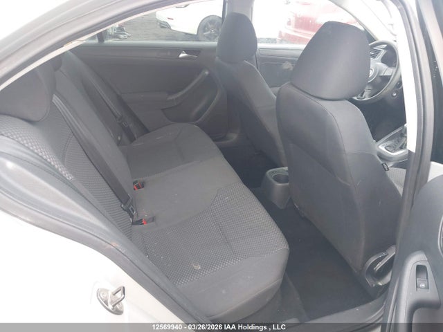 Продажа на аукционе авто 2011 Volkswagen Jetta 2.0l Trendline/2.0l Trendline+, vin: 3VW2K7AJ3BM380872, номер лота: 12569940