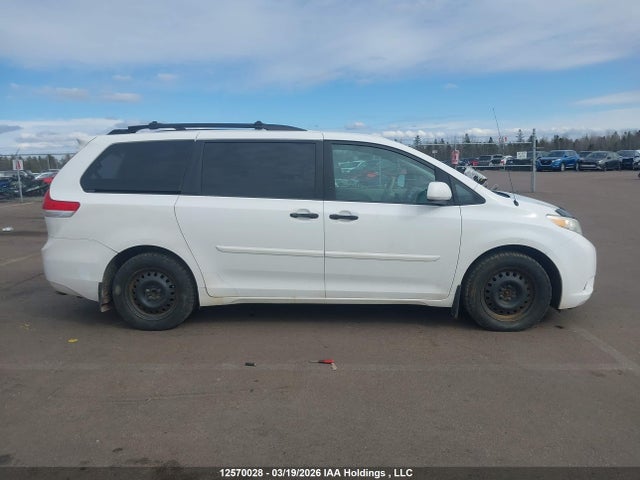 2012 Toyota Sienna V6 7 Passenger მანქანა იყიდება აუქციონზე, vin: 5TDZK3DC0CS228346, აუქციონის ნომერი: 12570028