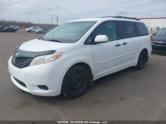 2012 Toyota Sienna V6 7 Passenger მანქანა იყიდება აუქციონზე, vin: 5TDZK3DC0CS228346, აუქციონის ნომერი: 12570028
