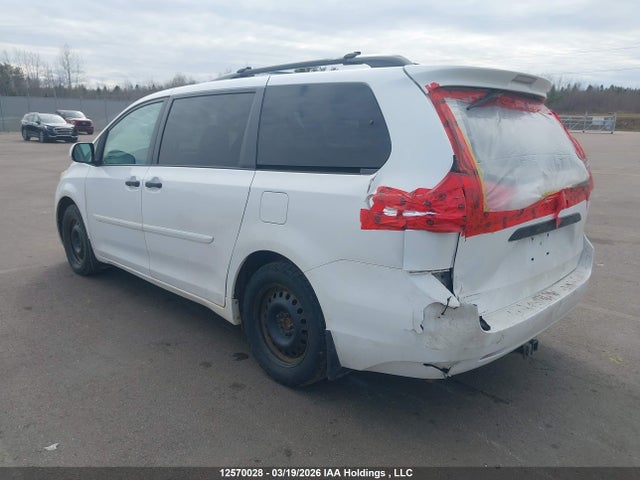 2012 Toyota Sienna V6 7 Passenger მანქანა იყიდება აუქციონზე, vin: 5TDZK3DC0CS228346, აუქციონის ნომერი: 12570028