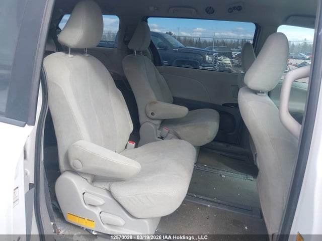 2012 Toyota Sienna V6 7 Passenger მანქანა იყიდება აუქციონზე, vin: 5TDZK3DC0CS228346, აუქციონის ნომერი: 12570028