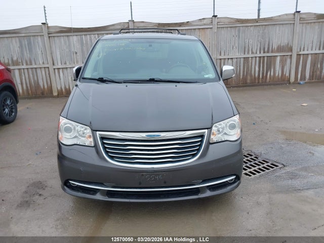 2016 Chrysler Town & Country მანქანა იყიდება აუქციონზე, vin: 2C4RC1GG2GR105548, აუქციონის ნომერი: 12570050