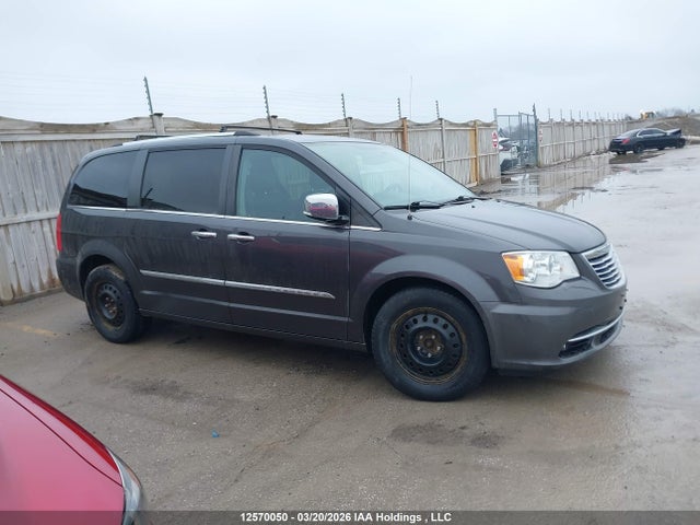 2016 Chrysler Town & Country მანქანა იყიდება აუქციონზე, vin: 2C4RC1GG2GR105548, აუქციონის ნომერი: 12570050