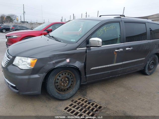 2016 Chrysler Town & Country მანქანა იყიდება აუქციონზე, vin: 2C4RC1GG2GR105548, აუქციონის ნომერი: 12570050