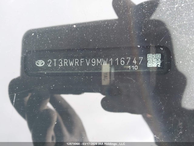 2T3RWRFV9MW116747 Toyota Rav4 Hybrid Xle