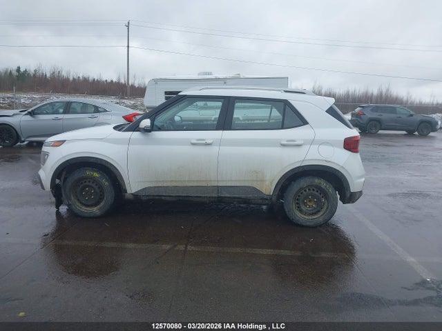 KMHRC8A37MU073611 Hyundai Venue Preferred