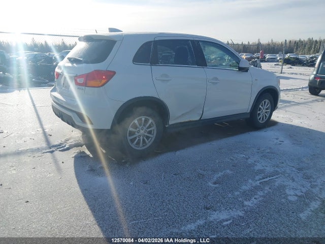 JA4AJ3AU7JZ605855 Mitsubishi RVR SE