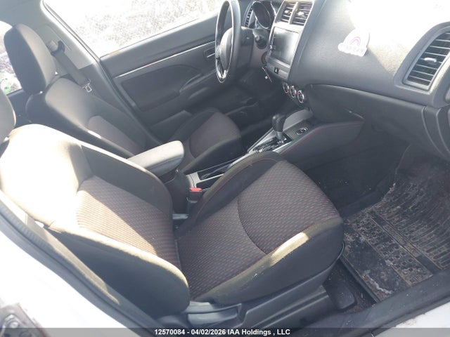 JA4AJ3AU7JZ605855 Mitsubishi RVR SE