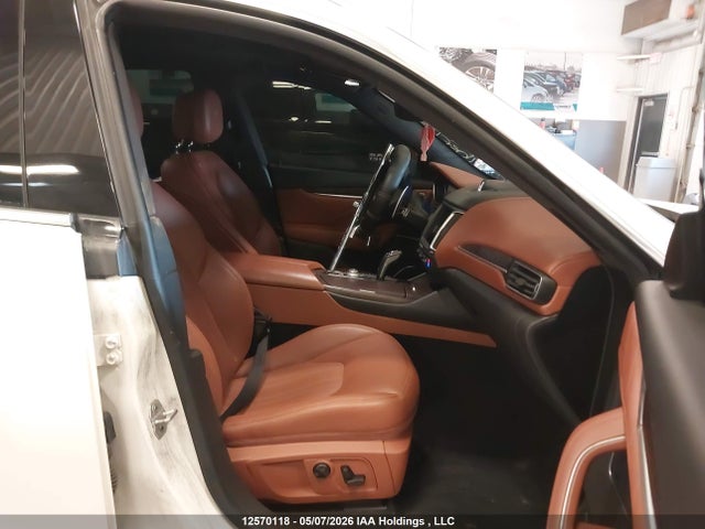 ZN661YULXKX318243 Maserati Levante