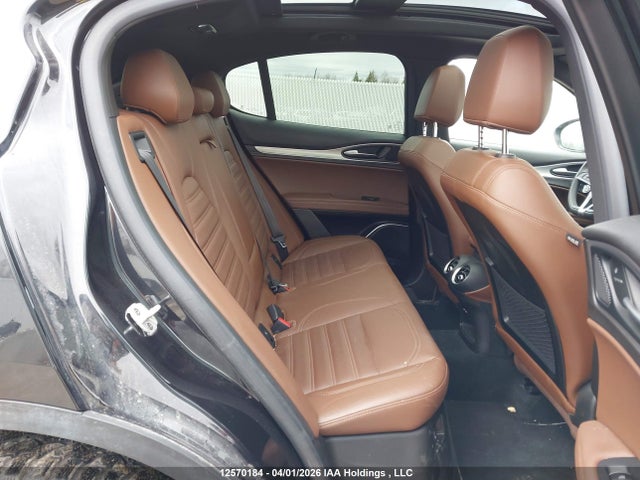 ZASFAKNN8J7C06044 Alfa Romeo STELVIO TI