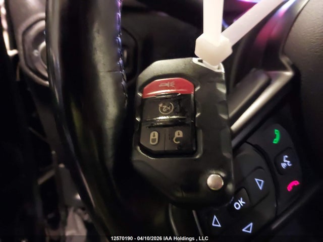 1C4HJXDG8JW138318 Jeep Wrangler Unlimited Sport