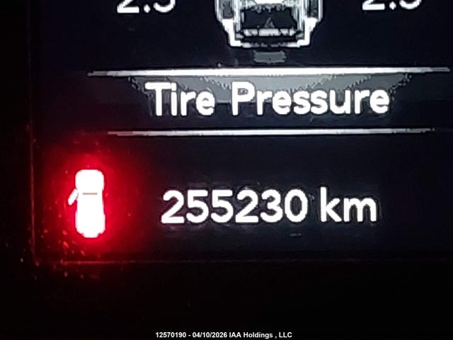 1C4HJXDG8JW138318 Jeep Wrangler Unlimited Sport