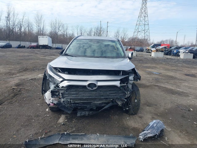 2T3R1RFV6RC477165 Toyota Rav4 Xle