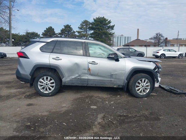 2T3R1RFV6RC477165 Toyota Rav4 Xle