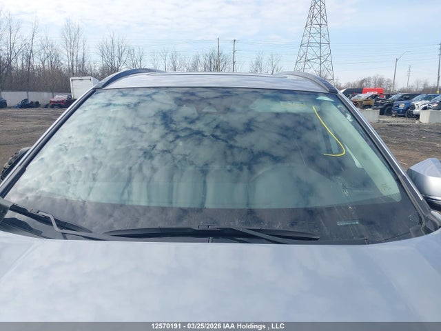 2T3R1RFV6RC477165 Toyota Rav4 Xle