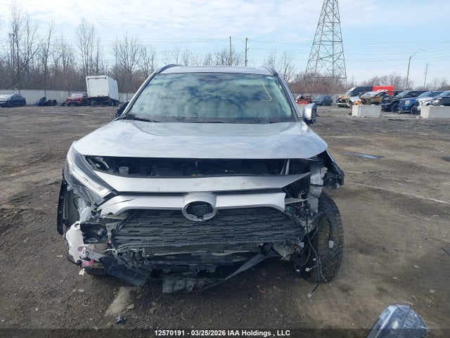 2T3R1RFV6RC477165 Toyota Rav4 Xle