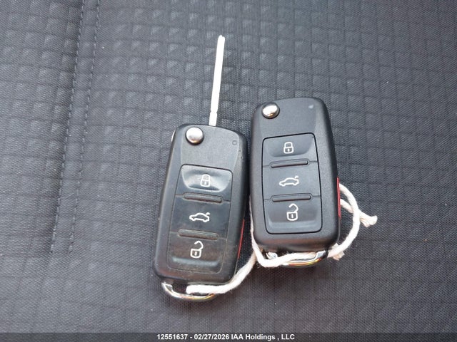 3VW1K7AJXFM403212 Volkswagen Jetta 2.0l Trendline/2.0l Trendline+